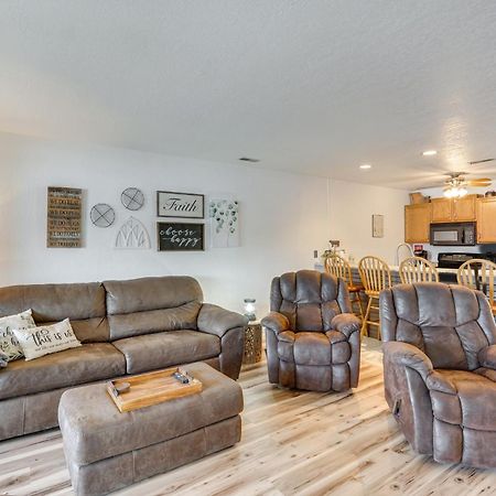 Modern Condo With Screened Balcony And Views! 오사지비치 외부 사진